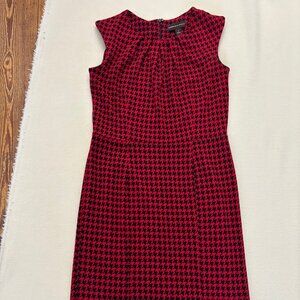 Dana Buchman Red & Black Houndstooth Sleeveless Sheath Dress -  Size 4